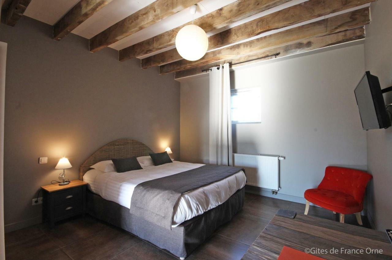 La Corbonniere Bed & Breakfast Geneslay Exterior photo