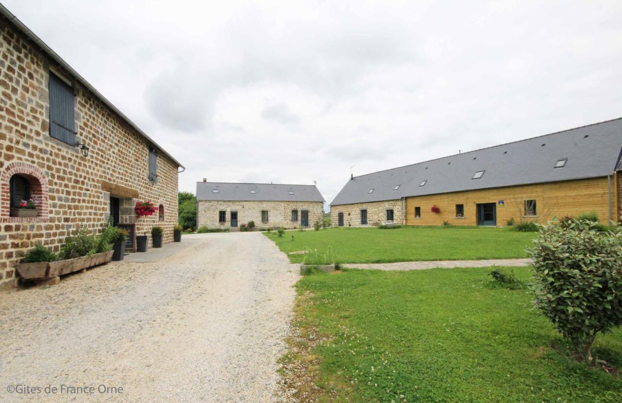 La Corbonniere Bed & Breakfast Geneslay Exterior photo